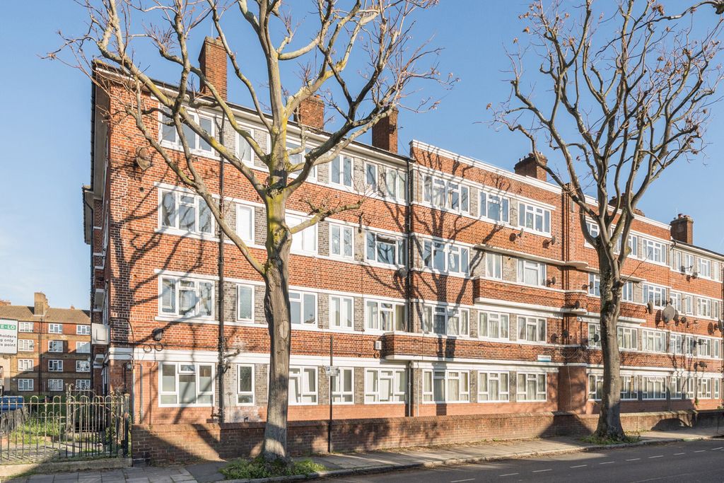 Property photo 3 of 12 External