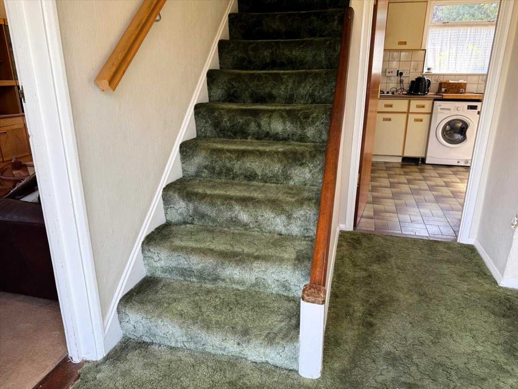Property photo 3 of 17 Entrance Hall