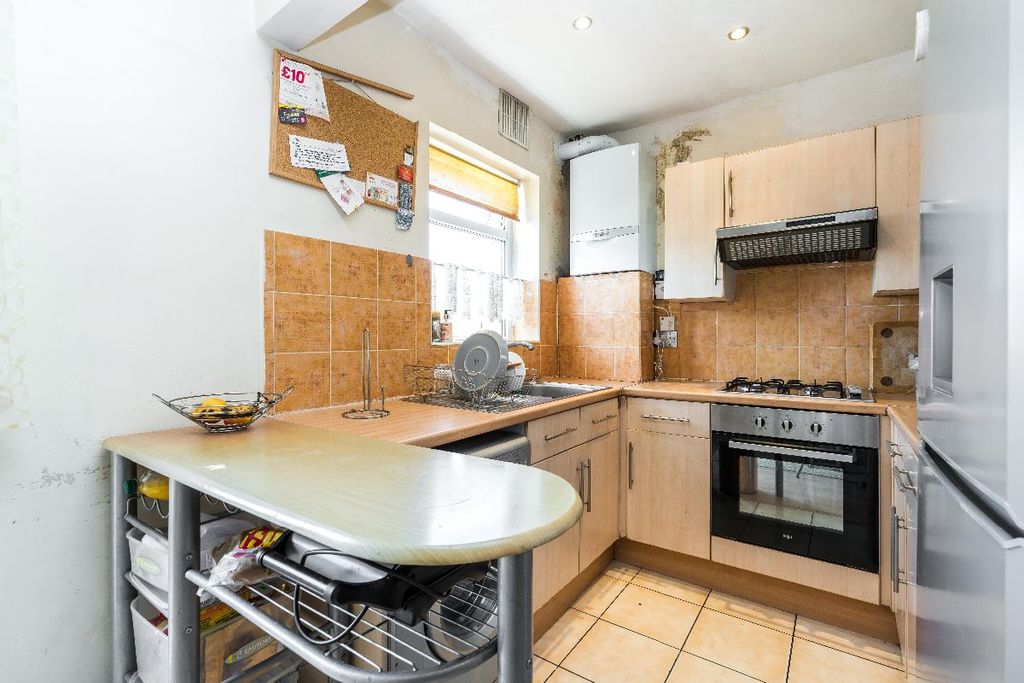Property photo 3 of 17