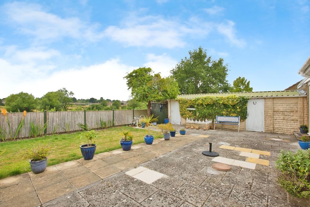 Property photo 3 of 17 Photo