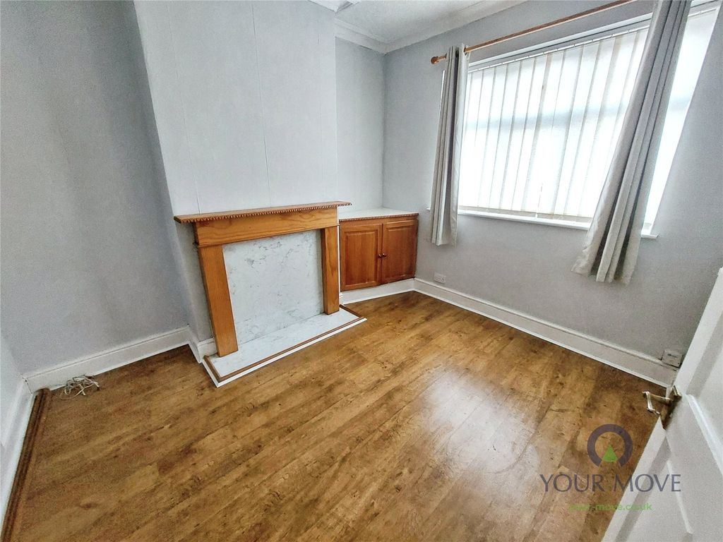 Property photo 2 of 12 Front Reception