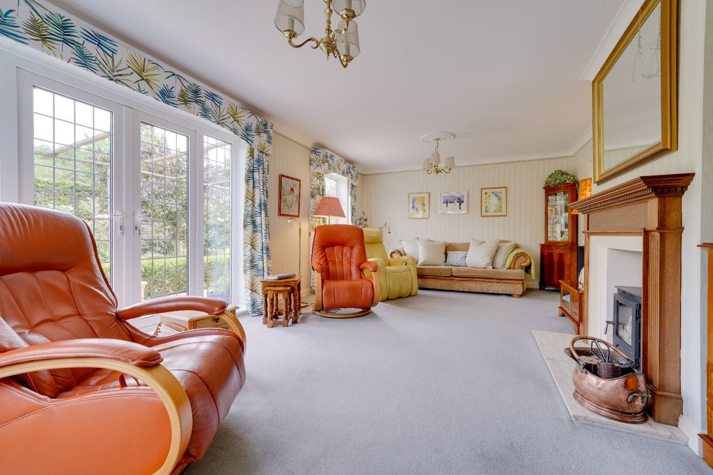 Property photo 2 of 33 4267361