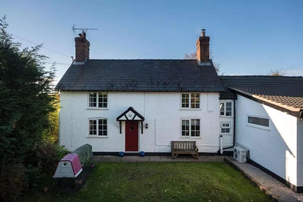 Property photo 2 of 40