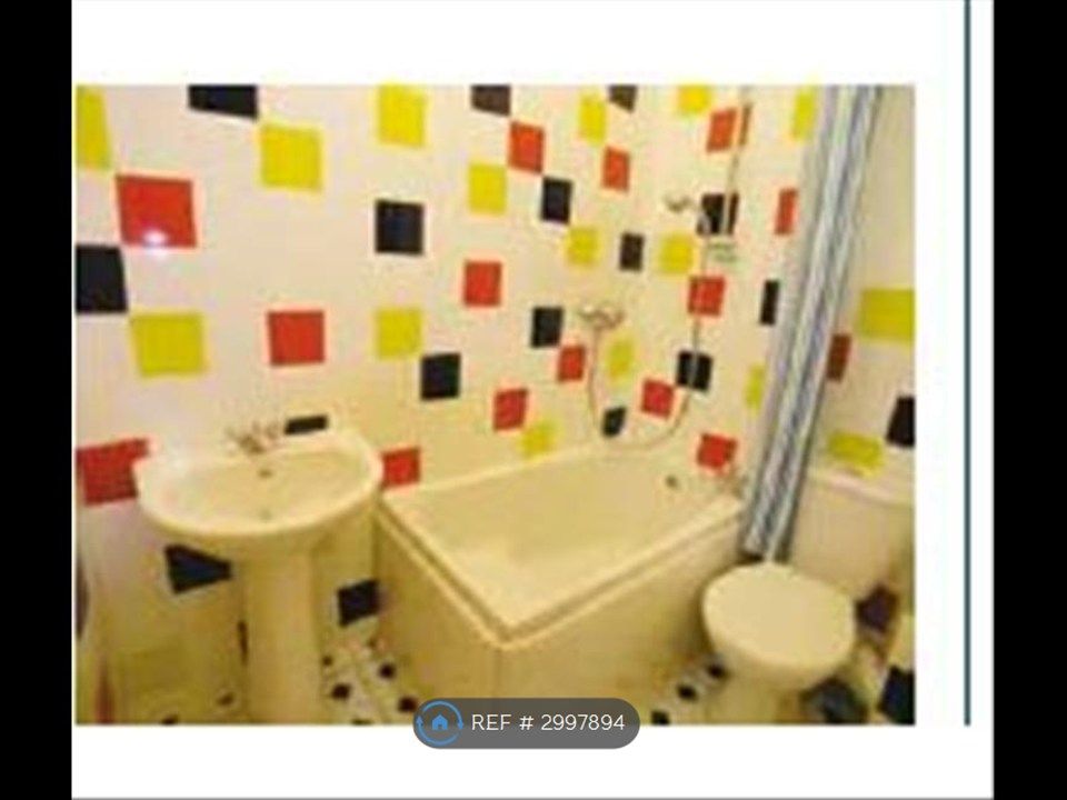 Property photo 3 of 8 Bathroom