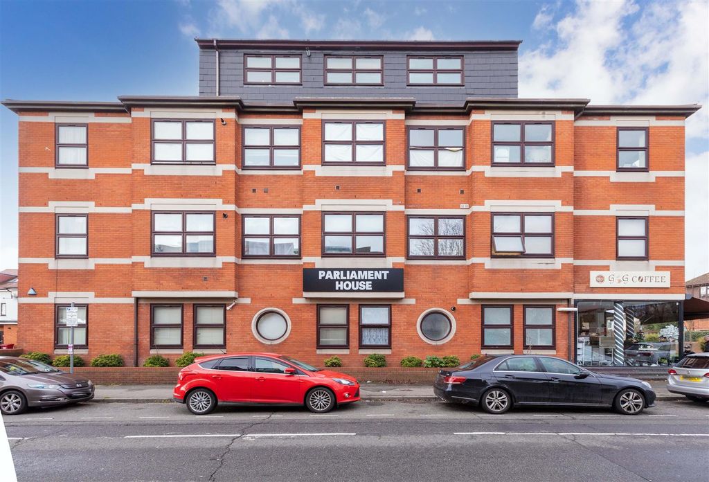 Property photo 3 of 13 3 Parliament House-3.Jpg