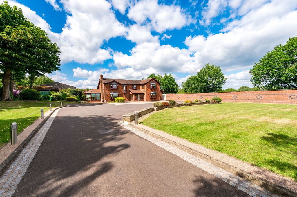 Property photo 1 of 44