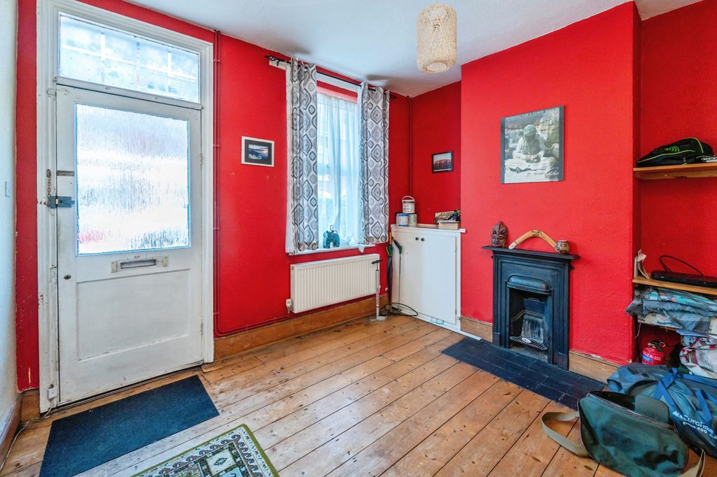 Property photo 3 of 14