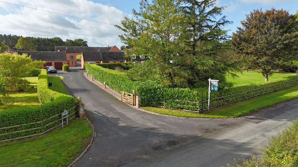 Property photo 1 of 48