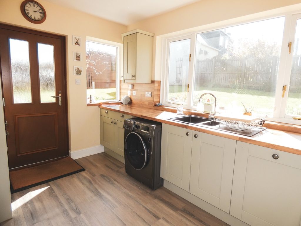 Property photo 3 of 27