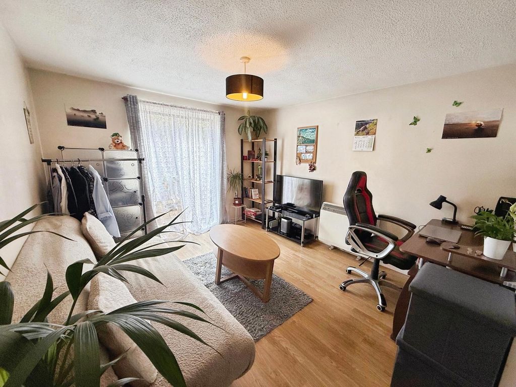 Property photo 2 of 13 Pbox-Img.Jpg