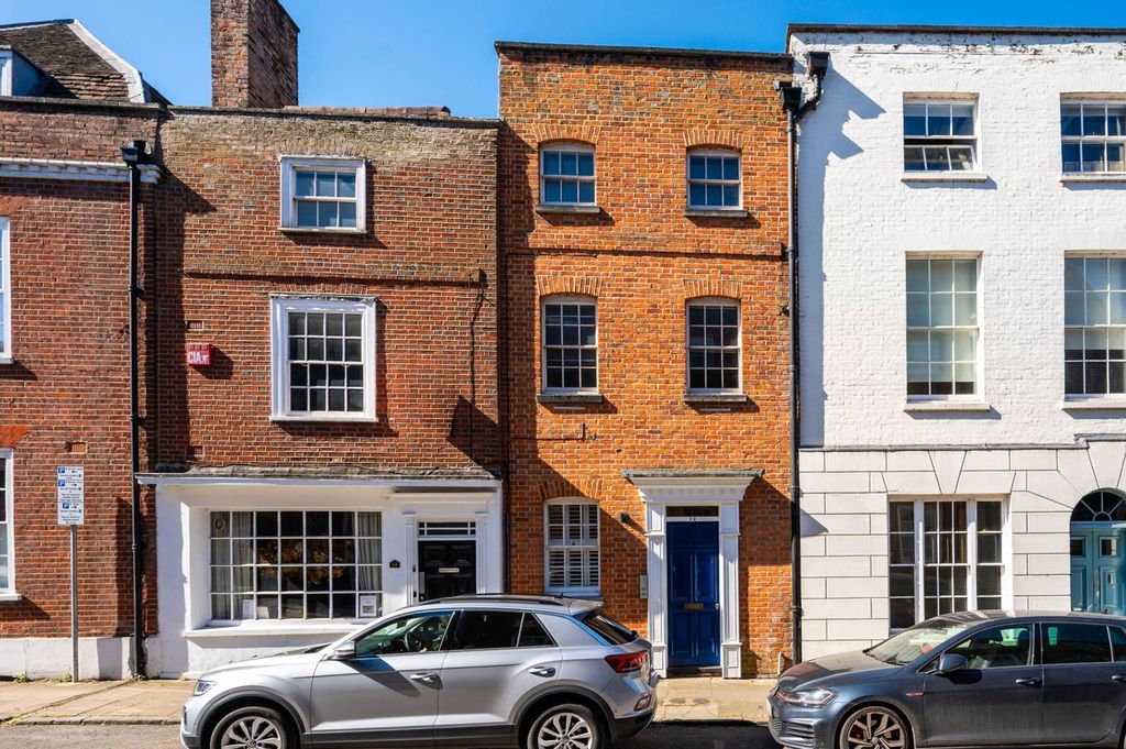 Property photo 2 of 8