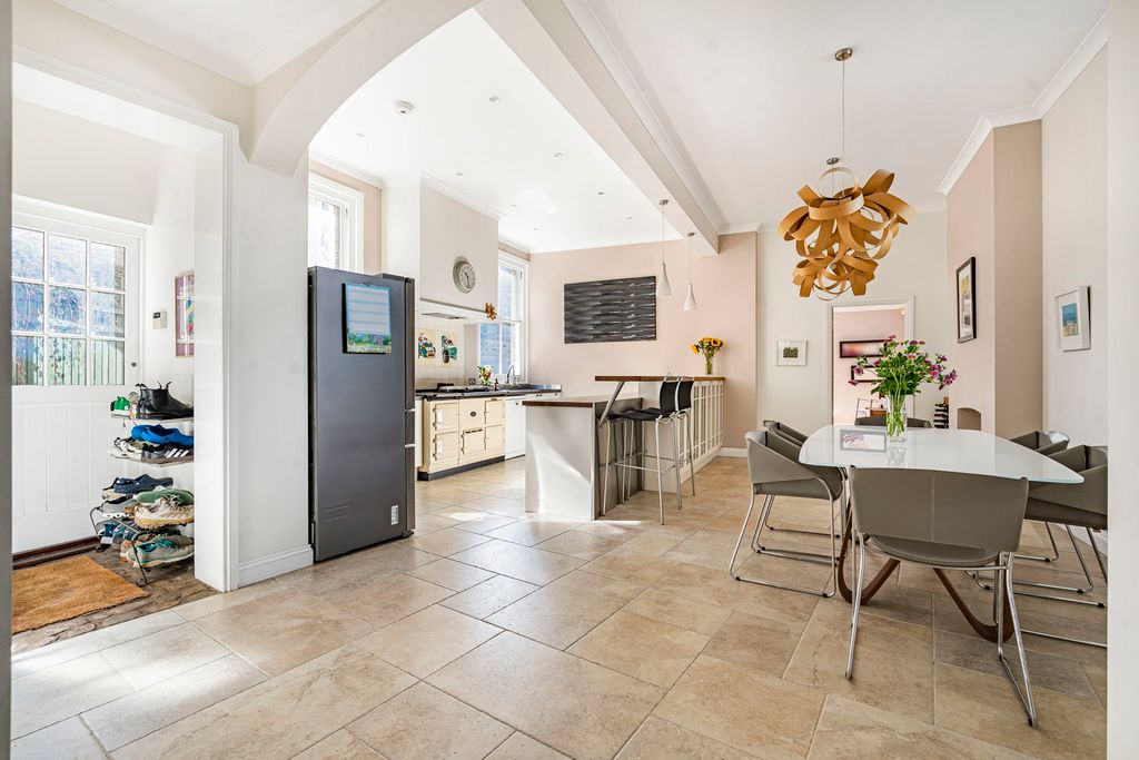 Property photo 3 of 44 Kitchen/Dining