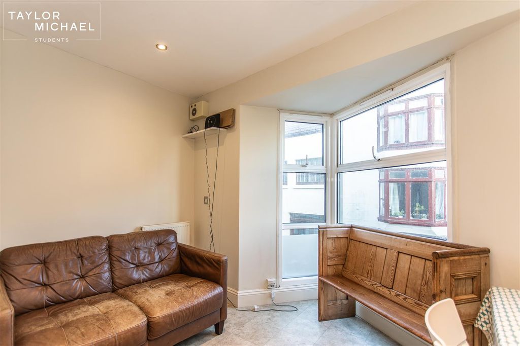 Property photo 2 of 14 Living Room