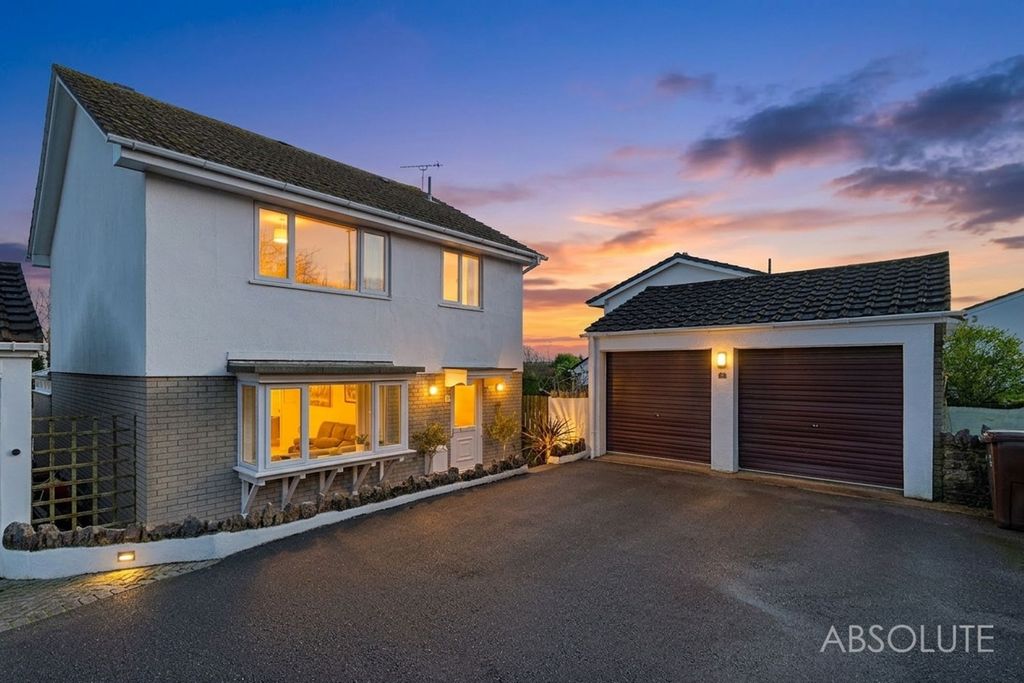 Property photo 1 of 33