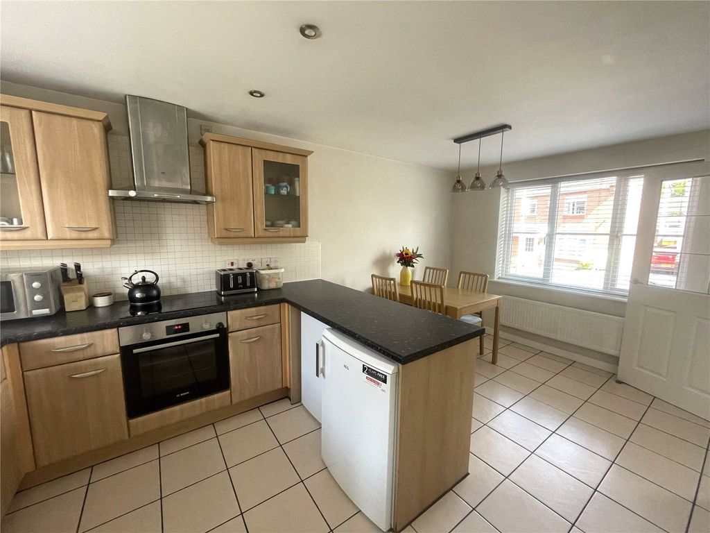 Property photo 2 of 18 Picture No. 10