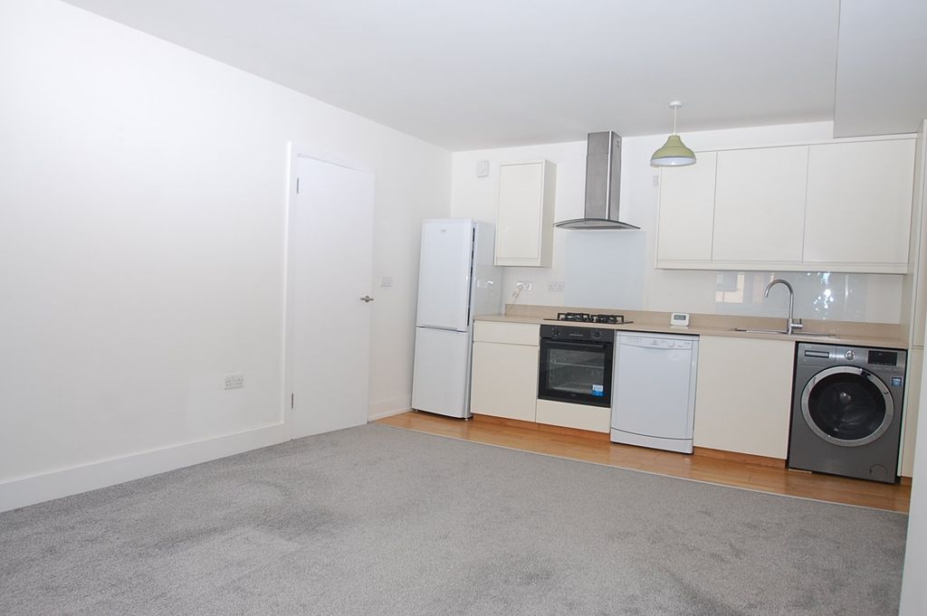 Property photo 2 of 7 Kitchen