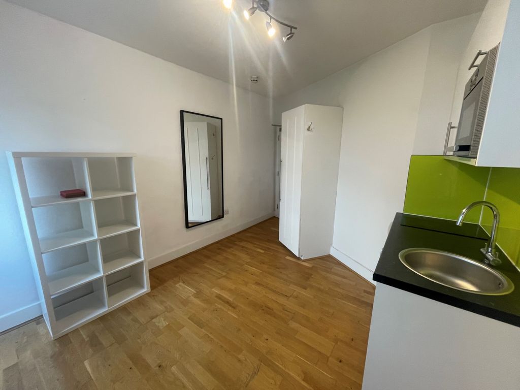 Property photo 2 of 9 Photo 3