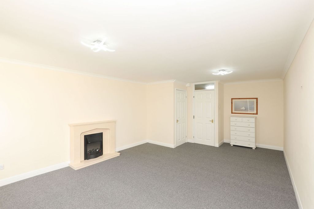 Property photo 3 of 24