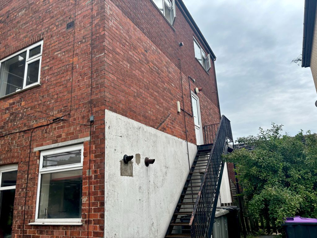 Property photo 1 of 4