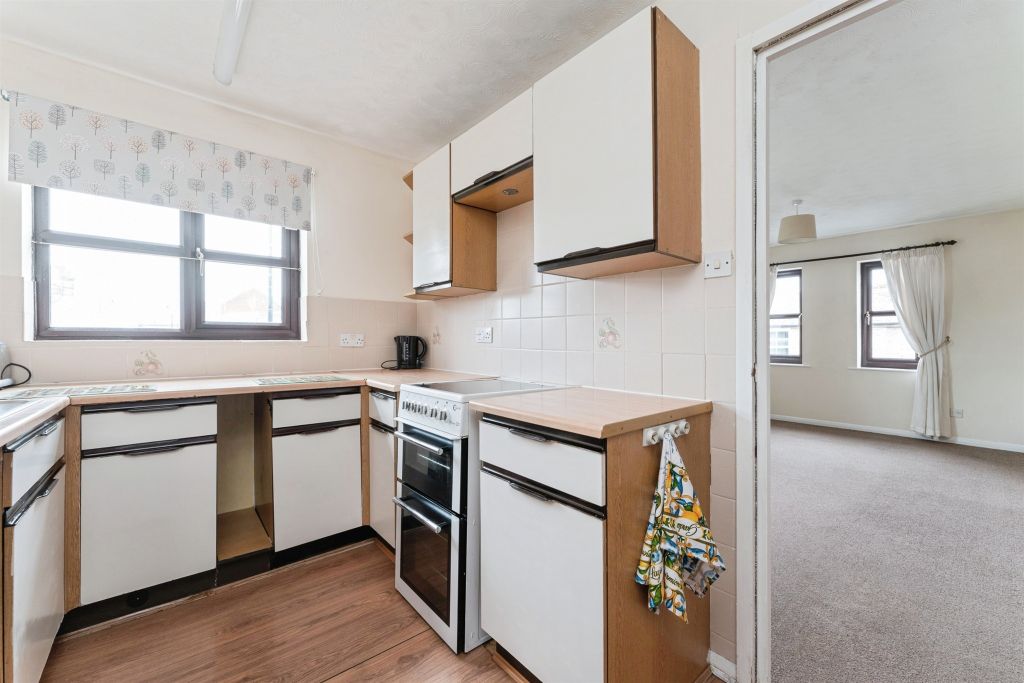 Property photo 3 of 13