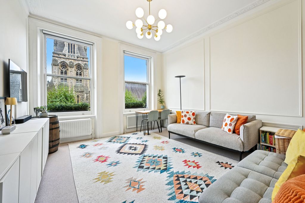 Property photo 2 of 21 Reception