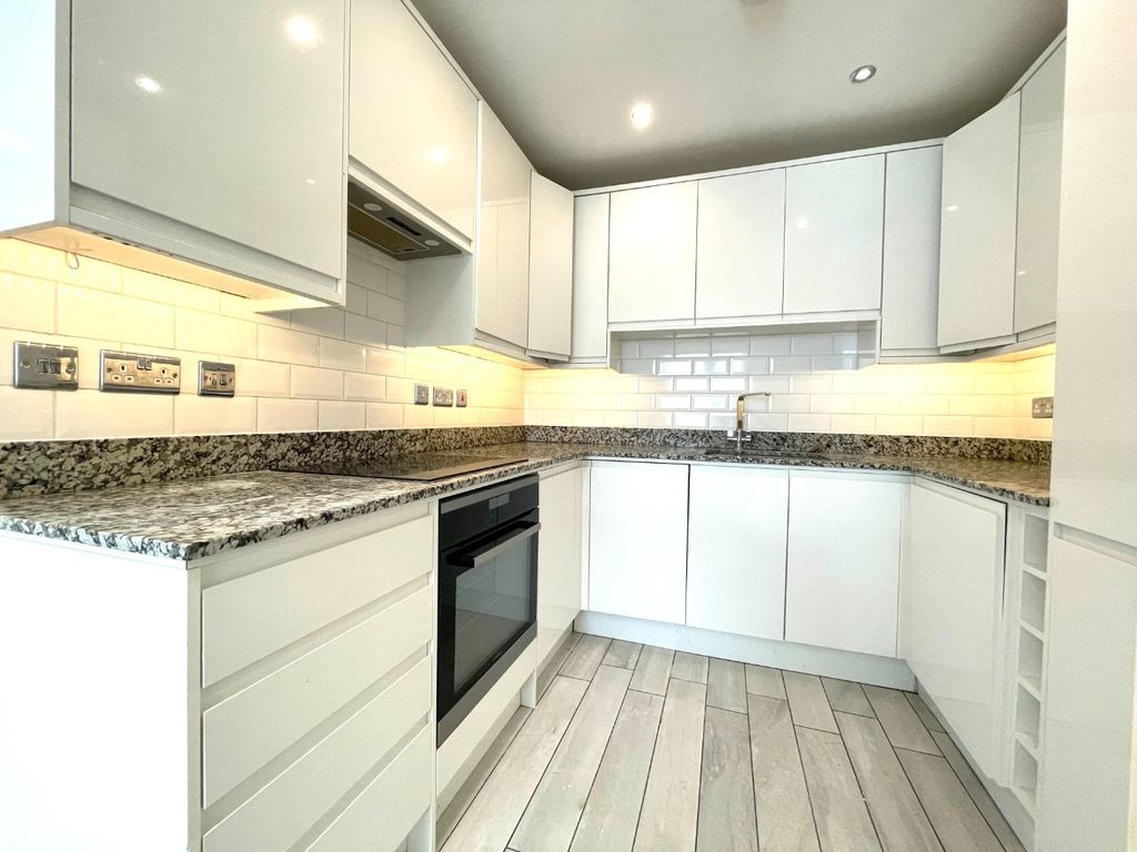 Property photo 2 of 9 3531202