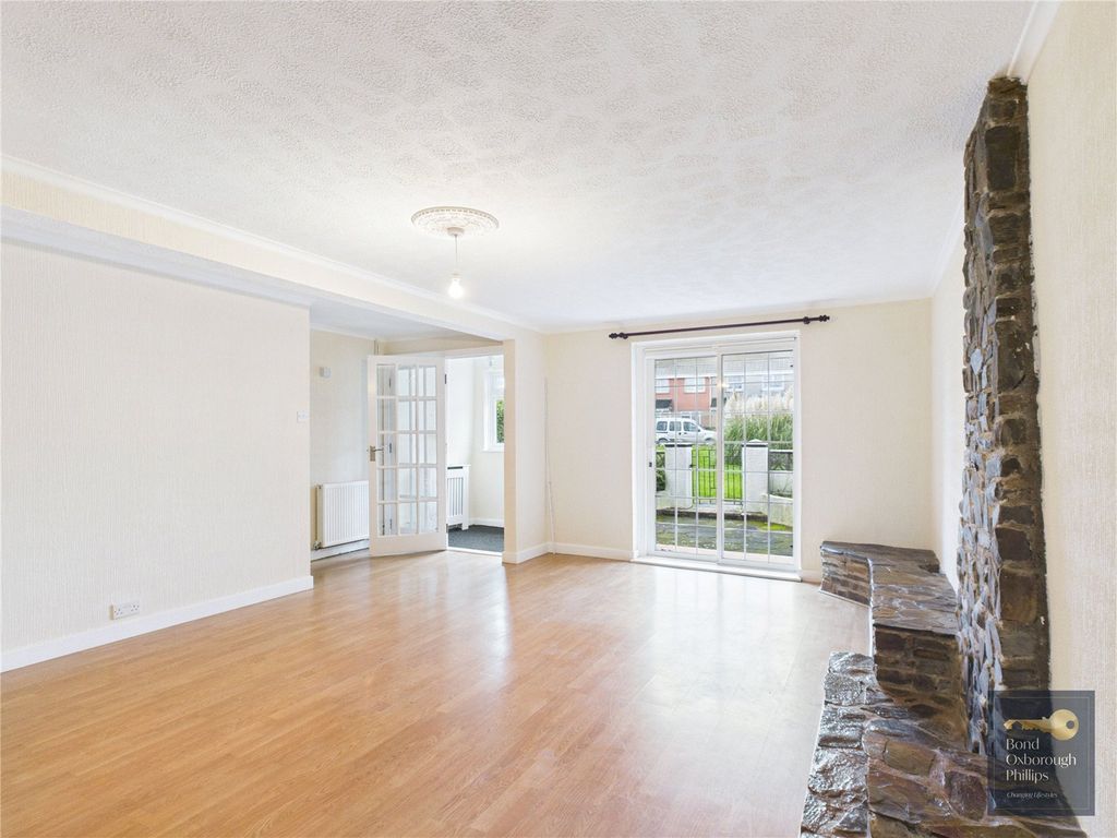 Property photo 3 of 11 Picture No. 02