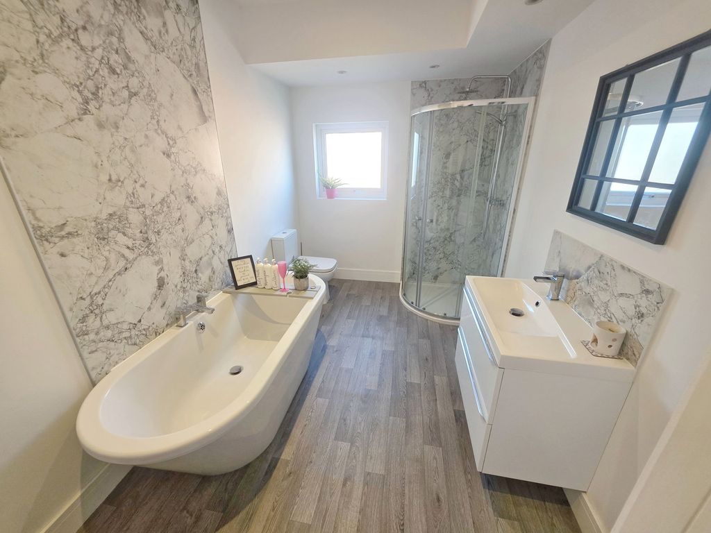 Property photo 2 of 29