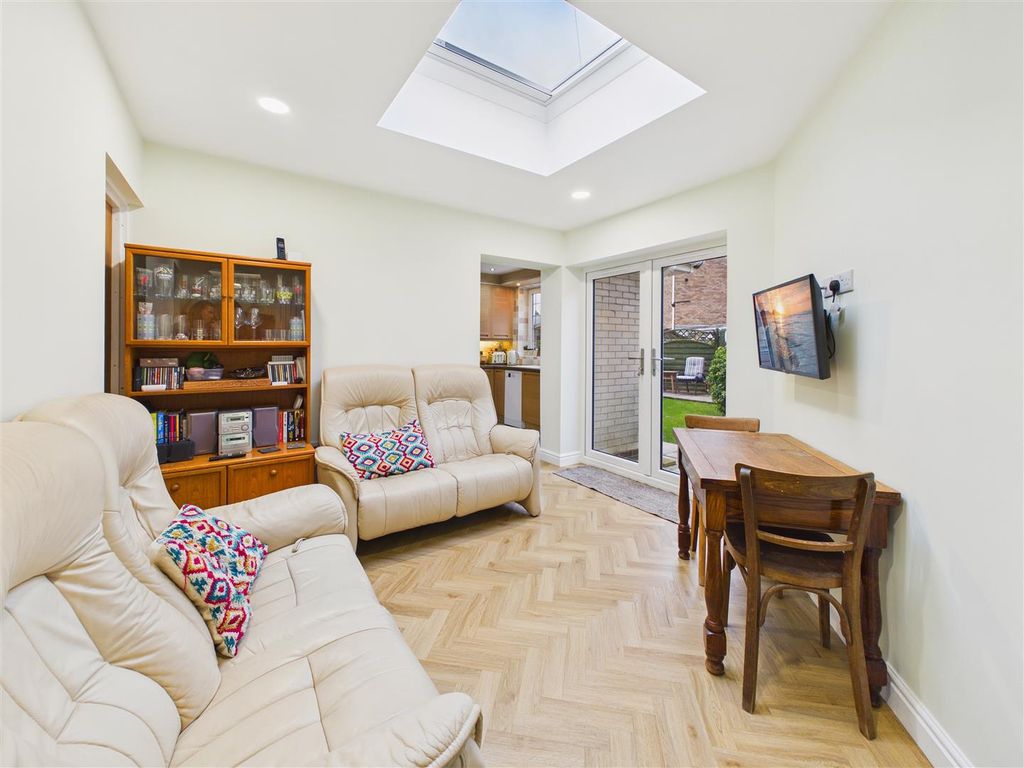 Property photo 3 of 13 Sitting Area