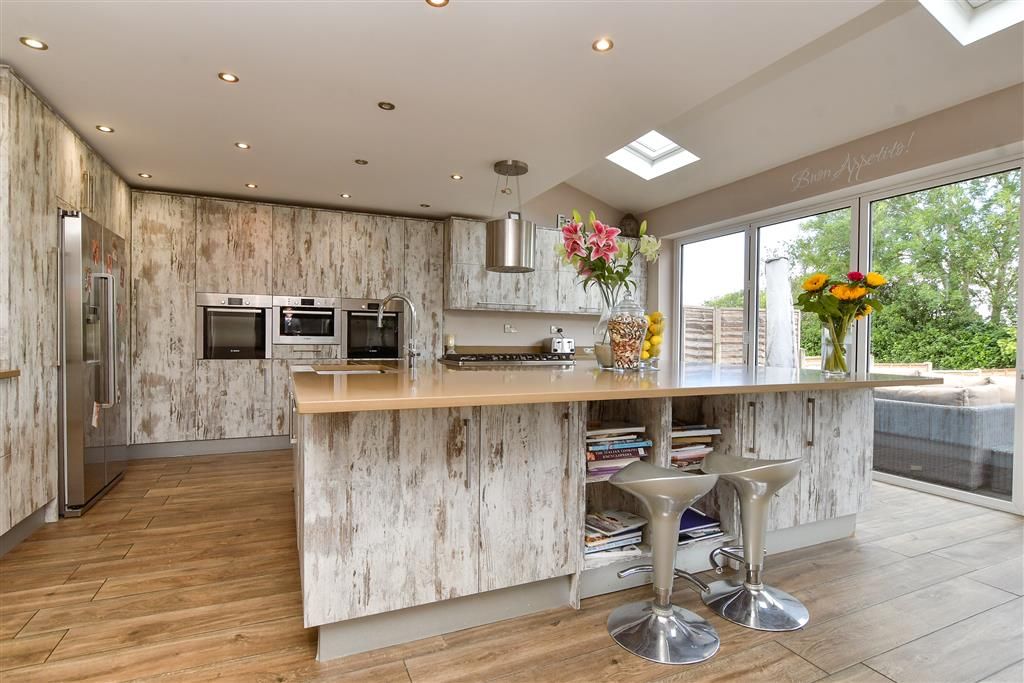 Property photo 1 of 21 Kitchen / Dining Area