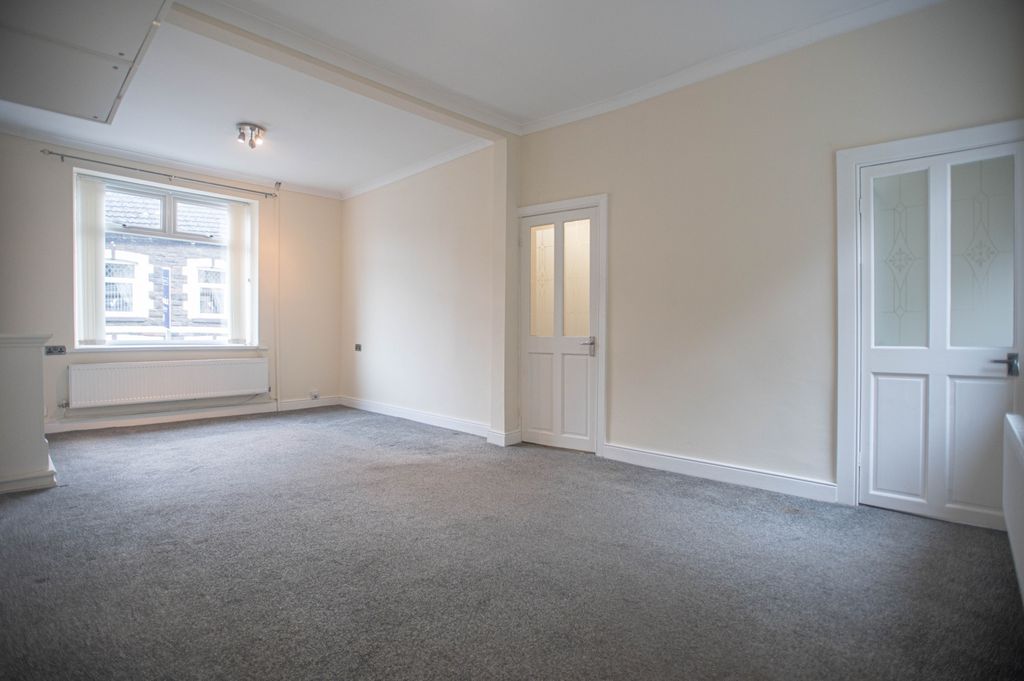 Property photo 3 of 20 Image 2