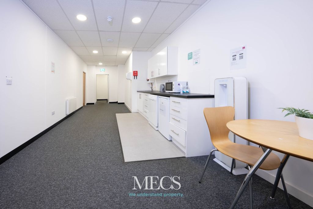 Property photo 3 of 10 4005933