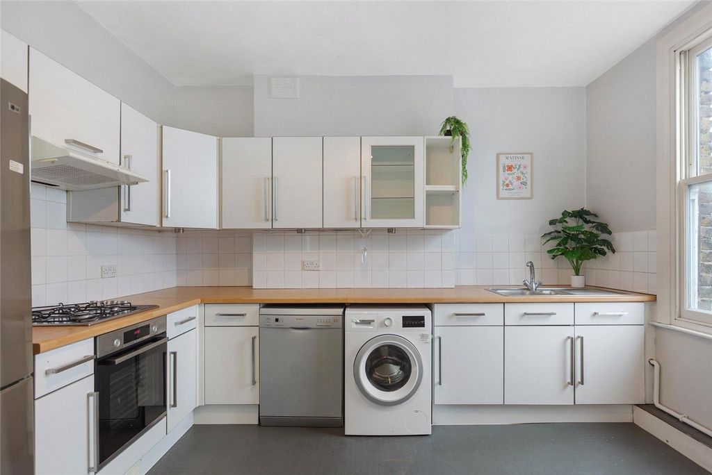 Property photo 3 of 16 Picture No. 15