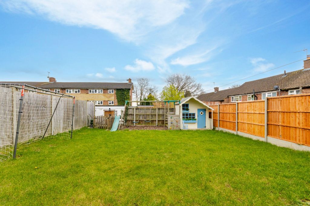 Property photo 2 of 19 Garden 1