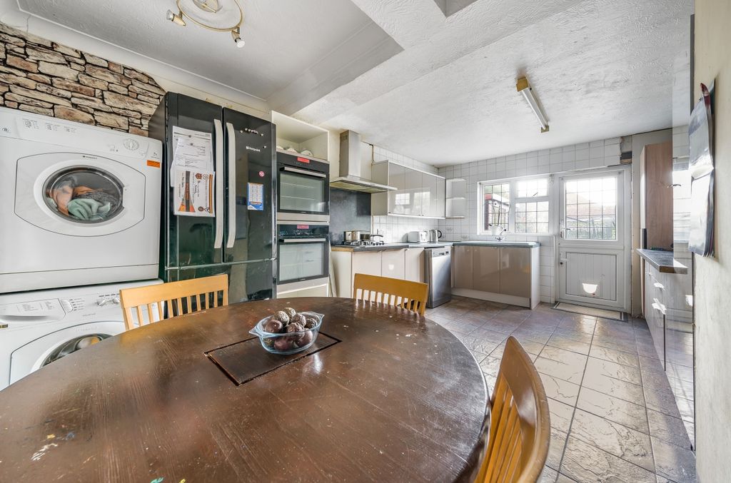 Property photo 3 of 12 961606 (4)