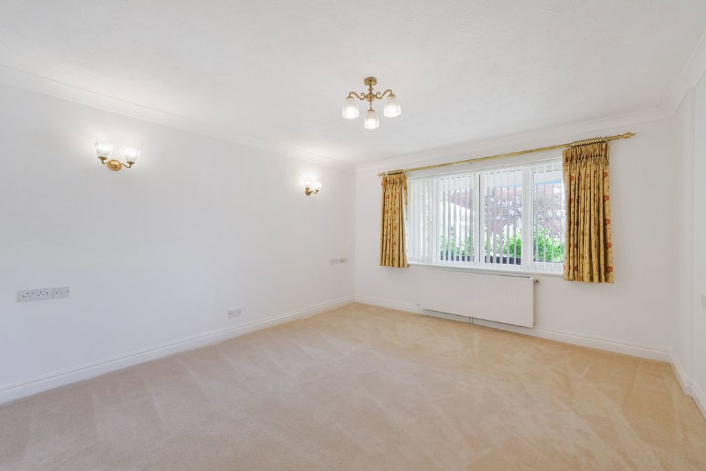 Property photo 3 of 11
