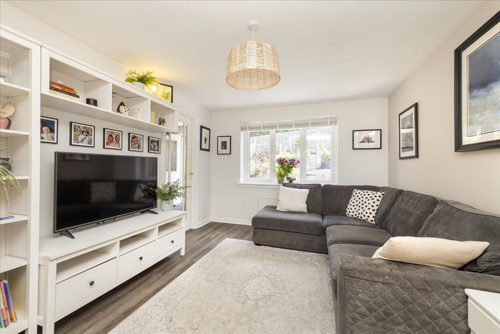 Property photo 2 of 31