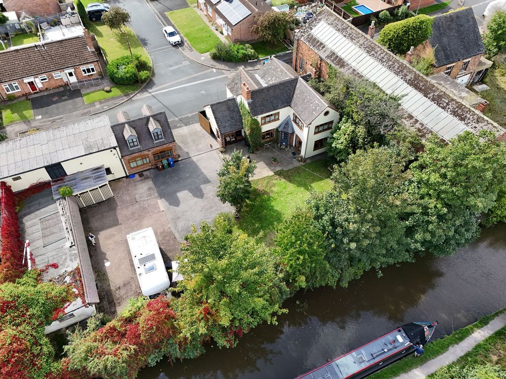 Property photo 1 of 48