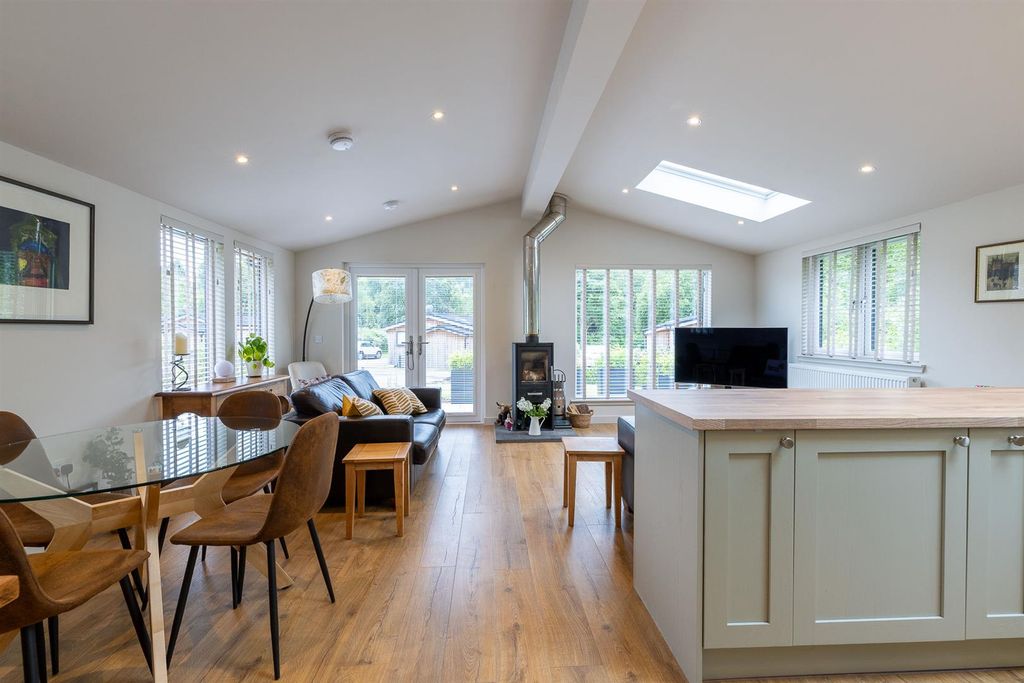 Property photo 2 of 25 9.Jpg