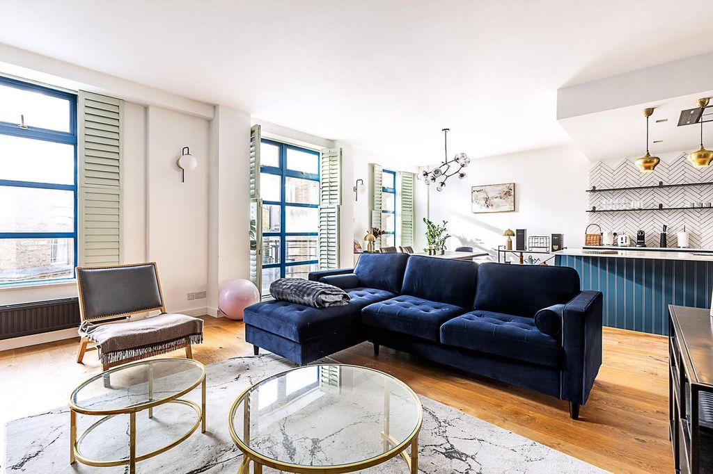 Property photo 1 of 32 Living Room