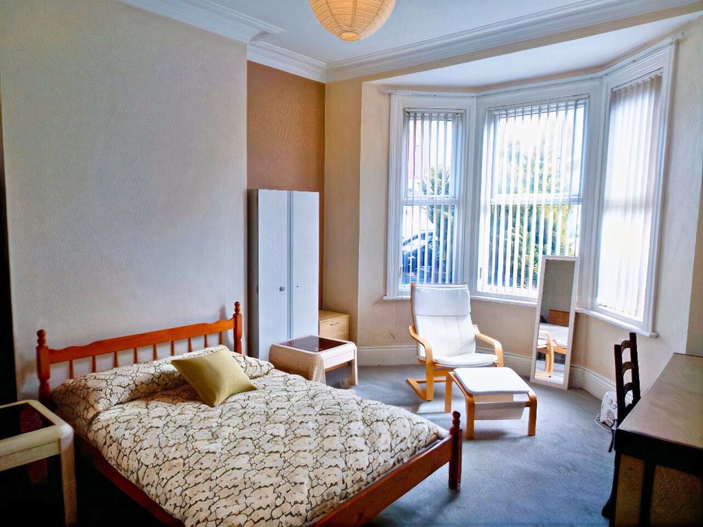 Property photo 2 of 7 297 Simonside Terrace Heaton Bedroom 1