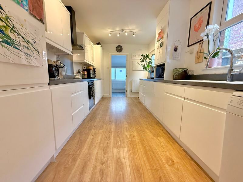 Property photo 2 of 19 Kitchen