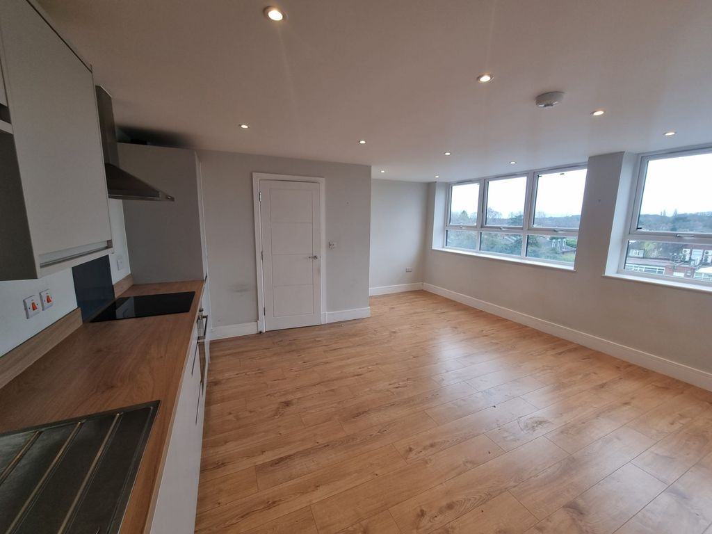 Property photo 3 of 6 Loung1