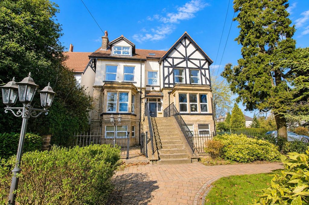 Property photo 1 of 10 Stunning Period Property With Lush Greenery....