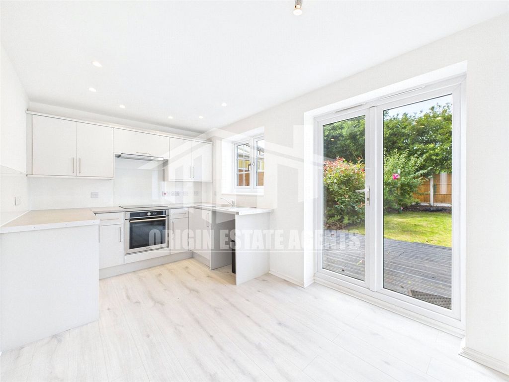 Property photo 3 of 21 Picture No. 33