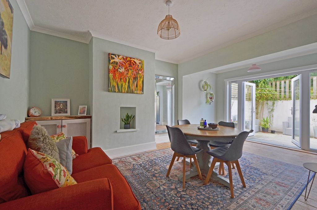 Property photo 2 of 25 Photo 21