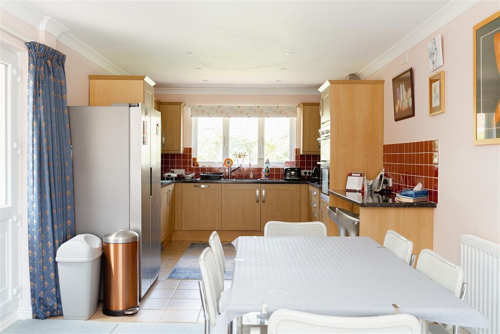 Property photo 3 of 23 v2 13.Jpg