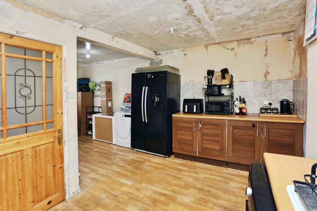 Property photo 3 of 12 Photo