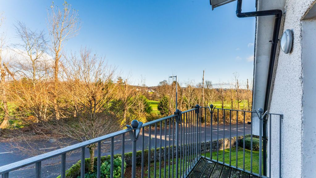 Property photo 2 of 26