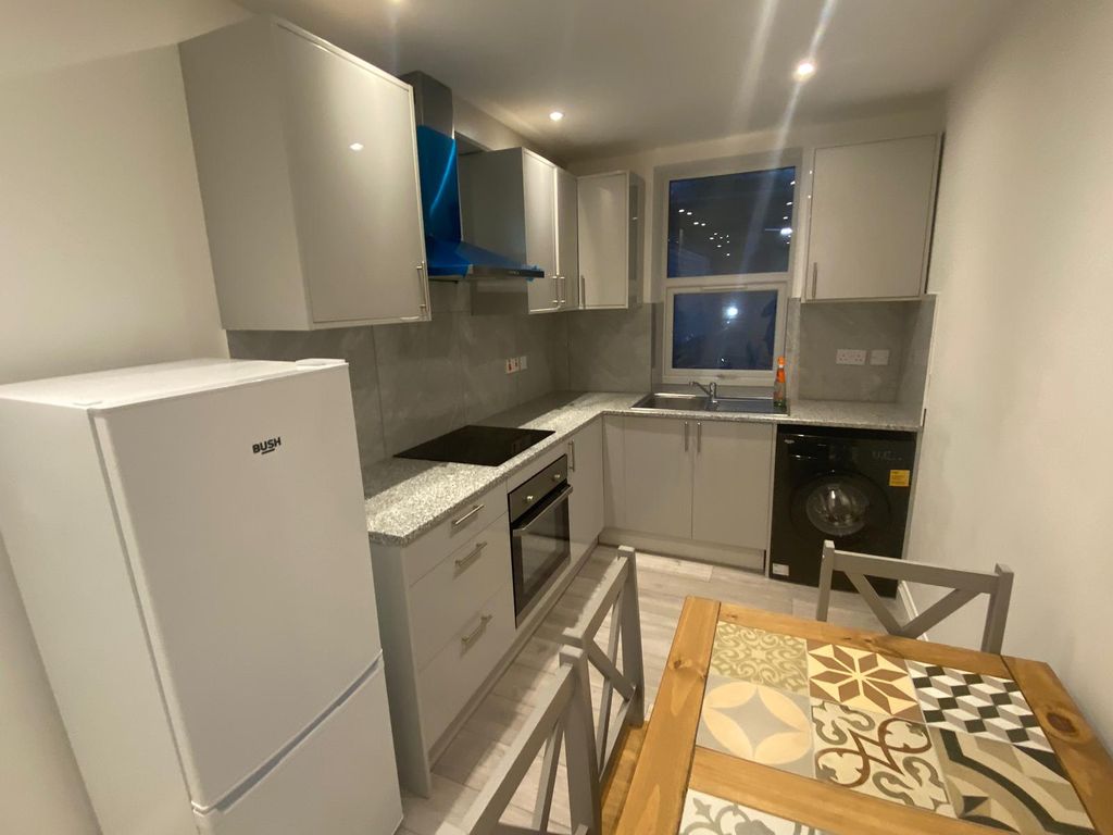 Property photo 1 of 4 One Bedroom Flat To Rent In Hounslow Tw3.
